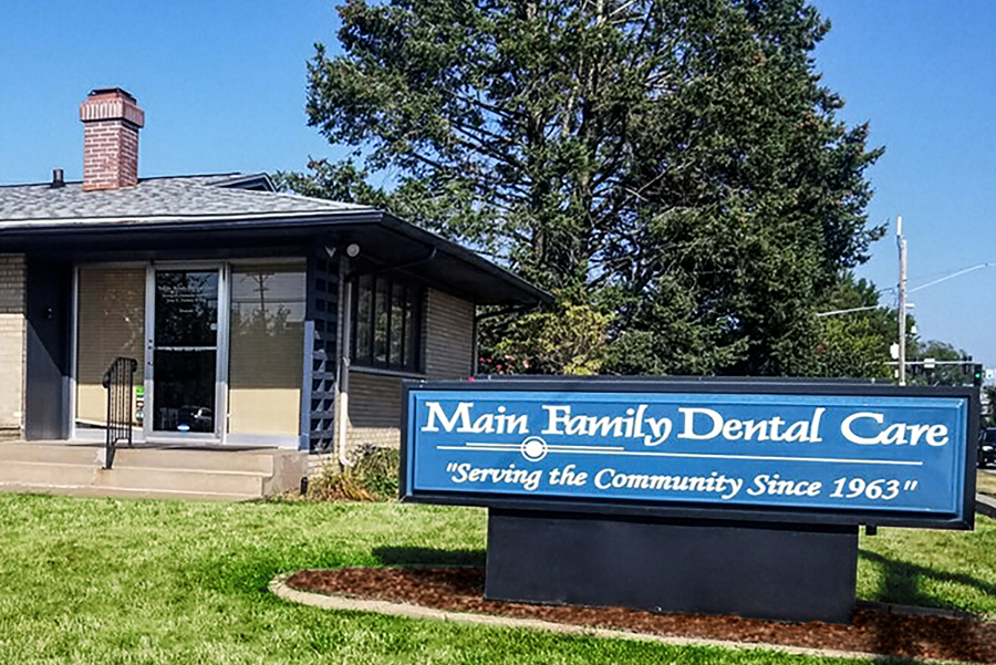Main Family Dental Care Sign